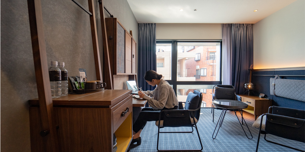 ホテルなのにベッドがない！がっつり集中できるテレワーク専用ルームが登場