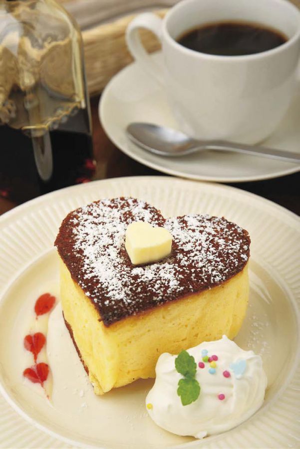 ハートのホットケーキ（650円＋ワンドリンク制 ※料金別）
