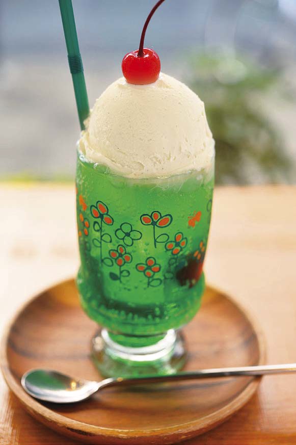 クリームソーダ　700円