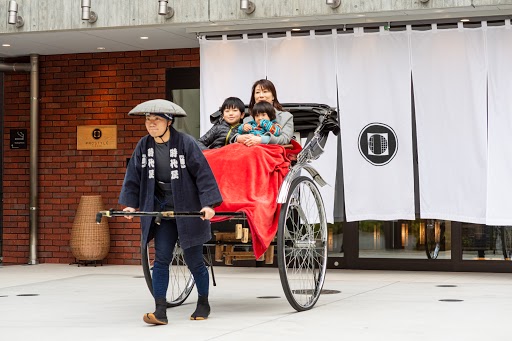 人力車に乗って下町情緒を体感