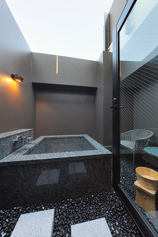 「Corner Suite」の客室露天風呂