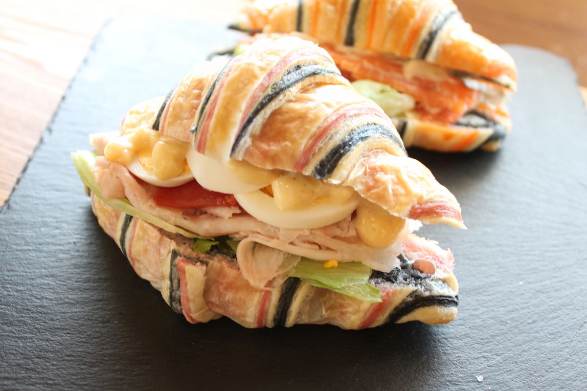 カラクロ ハム 499円