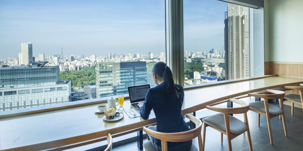 新しい働き方を応援！新宿のホテルレストラン「サザンタワーダイニング」で絶景見ながらテレワーク