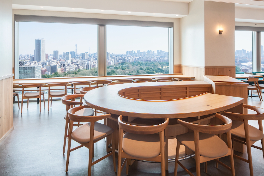 どのカウンター席からも絶景が見える