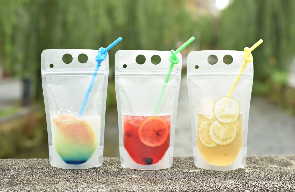 グレープフルーツブルーソーダ、ベリィベリィレモンソーダ、ライムサマージンジャーソーダ 各450円