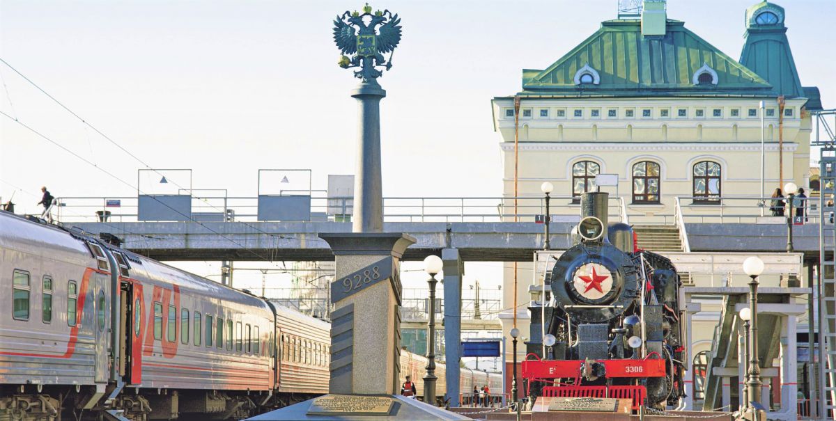 ランドマークをおさえる！『ウラジオストク駅』周辺をおさんぽ