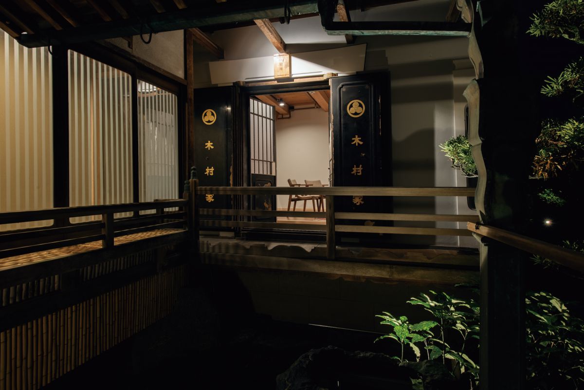 客室「府庫」の入り口