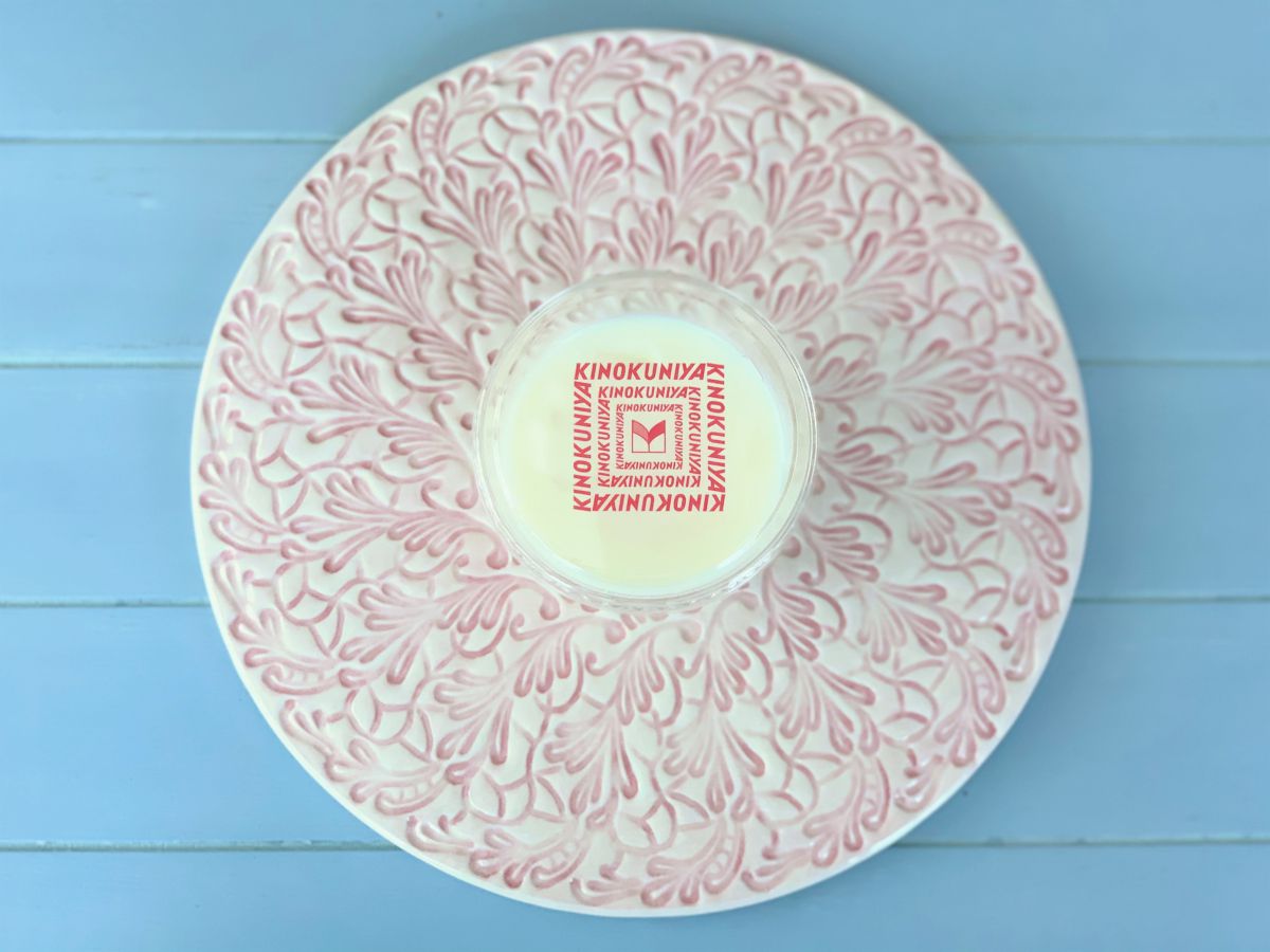 「紀ノ国屋とろける杏仁プリン」216円(税込)