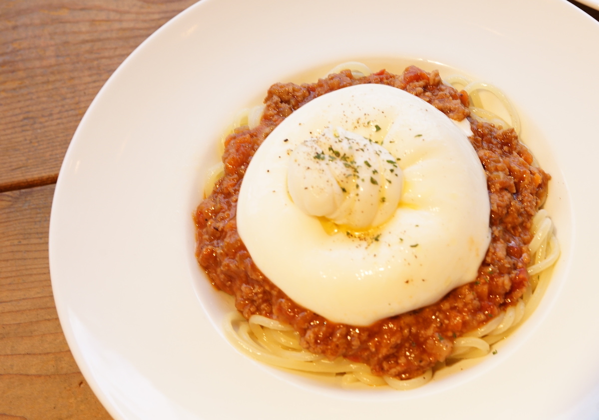 自家製ブッラータボロネーゼ 2068円