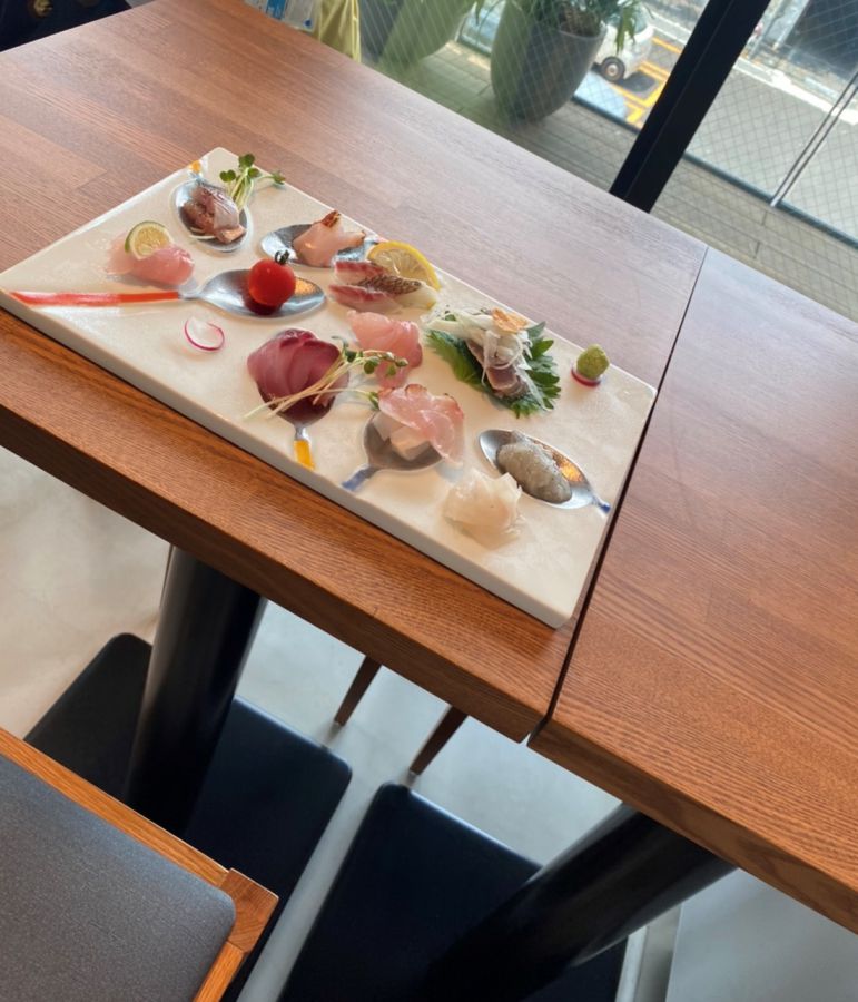 じゃりんこ盛り（鮮魚の盛り合わせ）500円