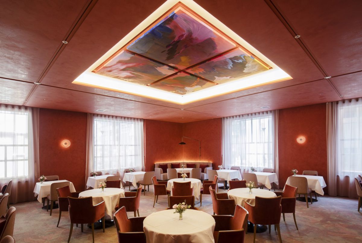 銀座本店サロン・ド・カフェの店内