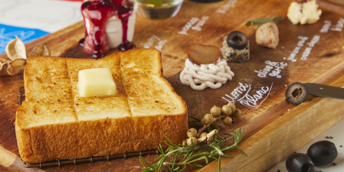 話題の高級食パン専門店『明日が楽しみすぎて』のカフェが期間限定でなんばパークスに！