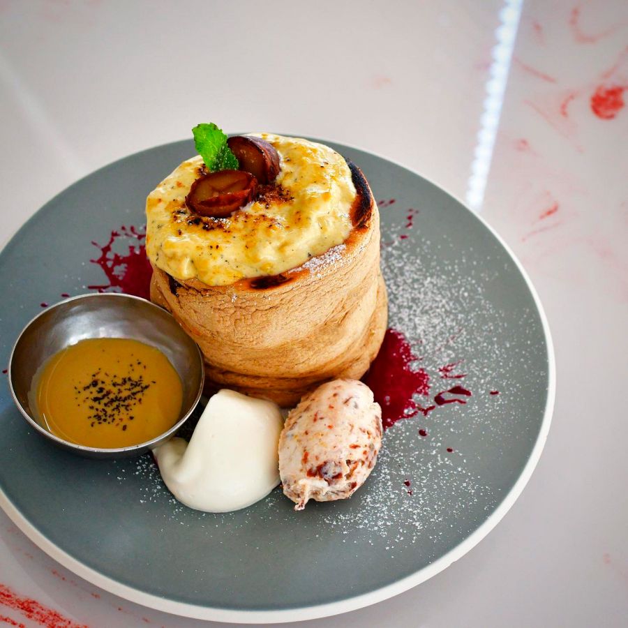 ほうじ茶と栗のふわふわブリュレパンケーキ　1560円