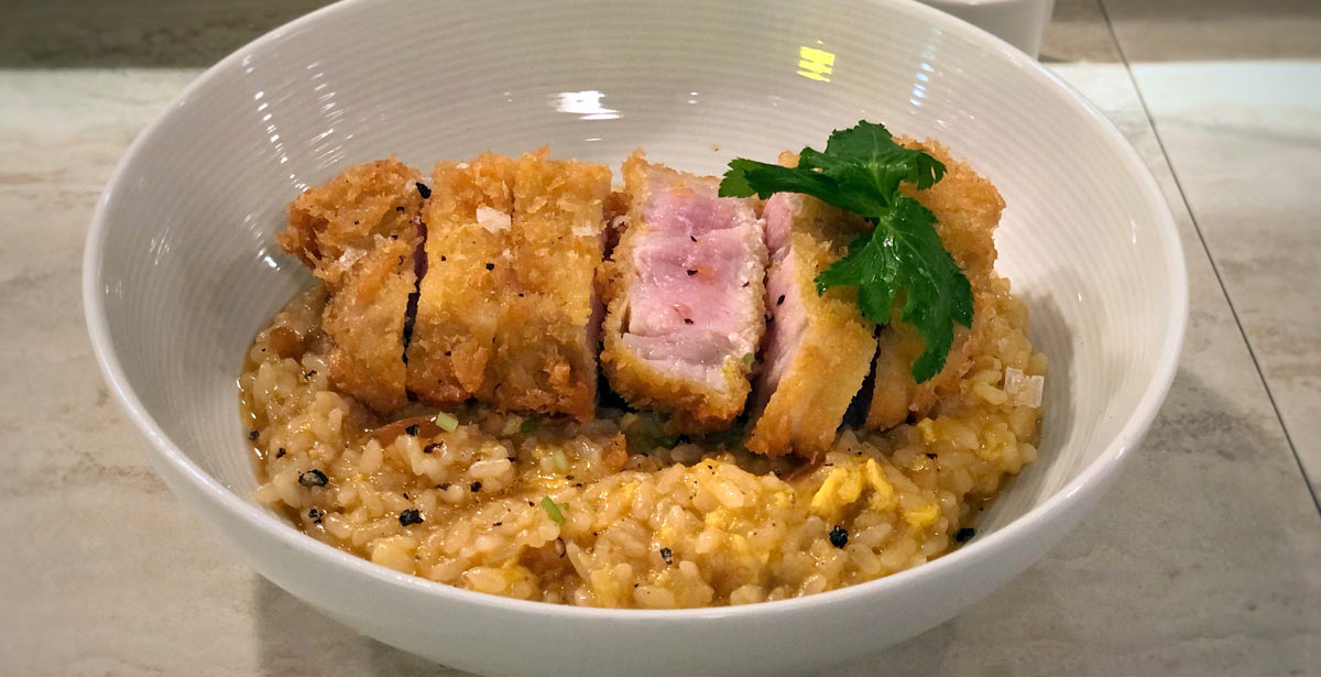 「つかんと」のカツ丼は、卵でとじない!?「虎の門横丁」で見つけた新感覚おしゃれメニュー