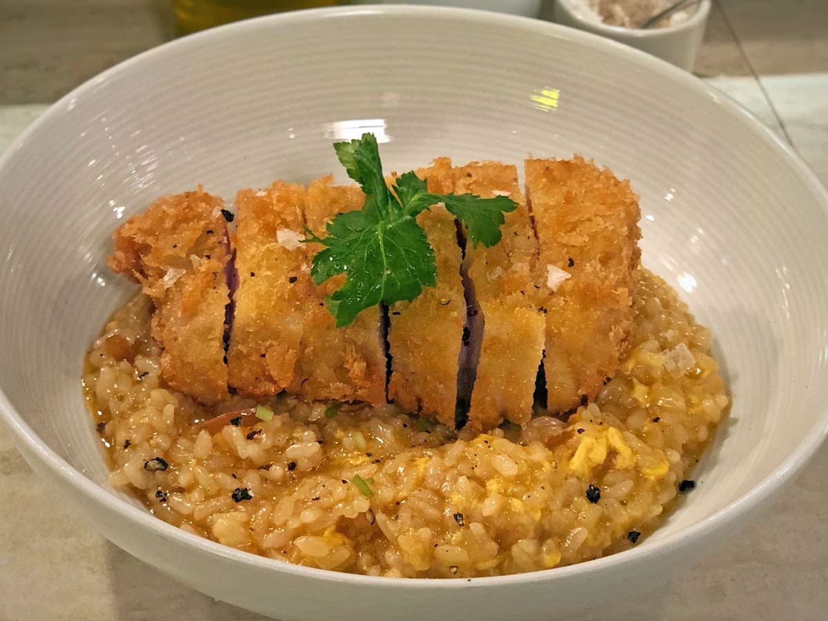 「カツ丼定食」のカツ丼