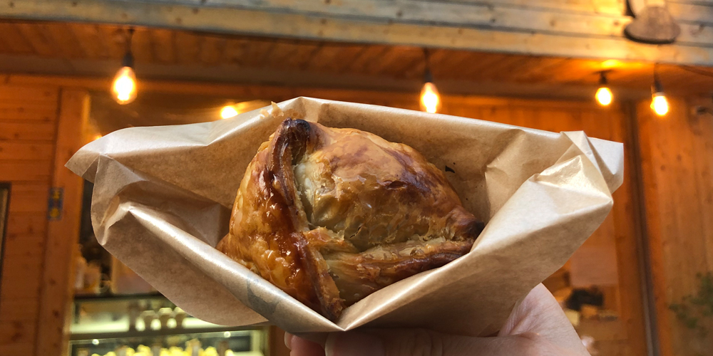 1日1000個も売れる！バナナスイーツ専門店の“とろサク”極うま「バナナパイ」