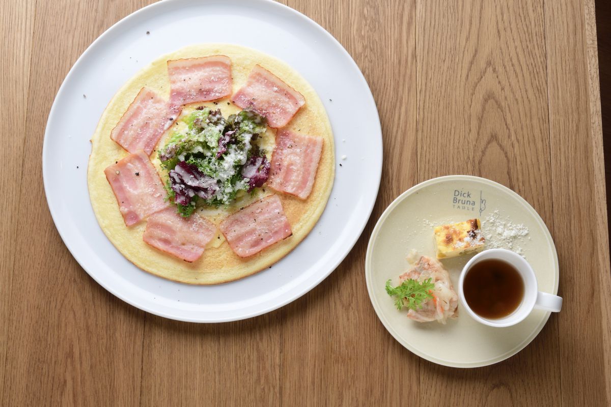 パンネクーケン(オランダ風パンケーキ)一口オードブル付き 1078円
