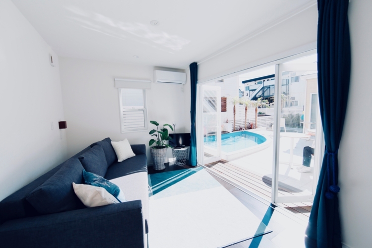 平日・日曜日 18580円／土曜日 21600円（翌日が祝日の場合も同料金）