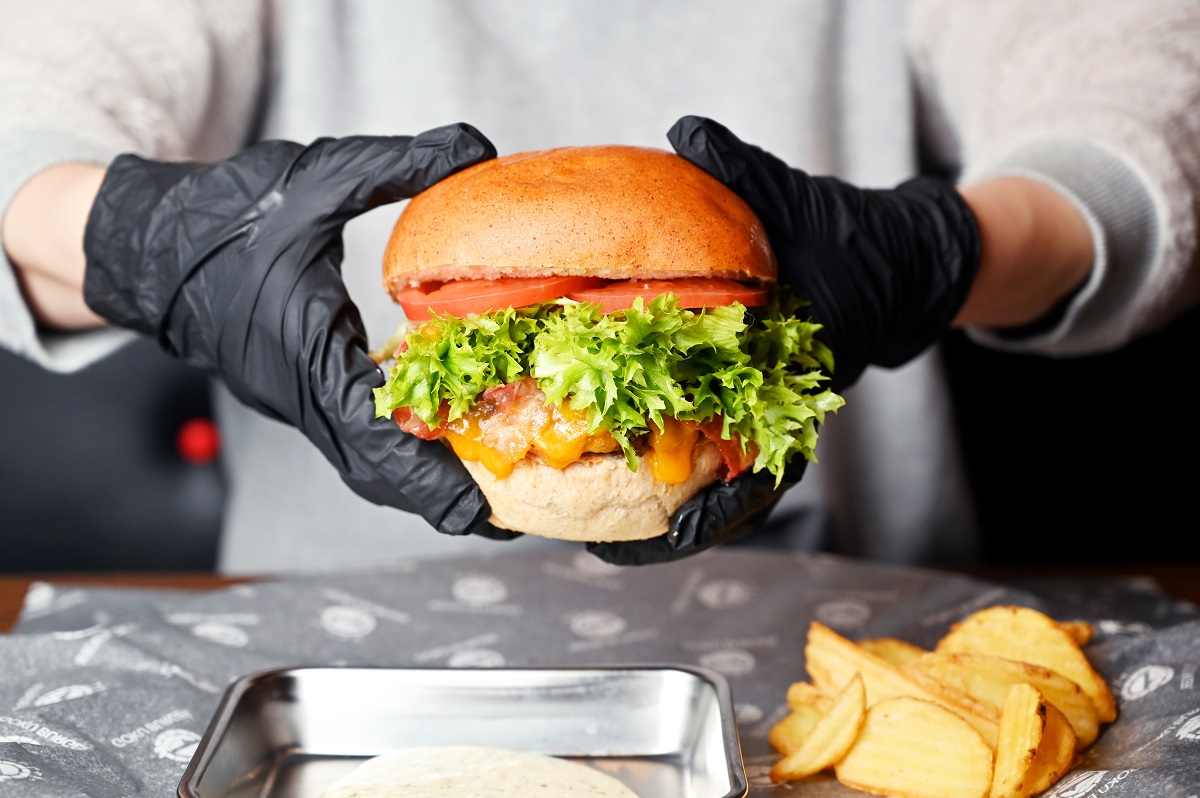 BLT CHEESE BURGER　1958円