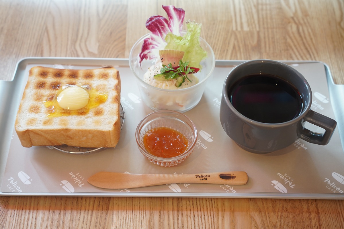 炭焼きトースト(ドリンクセット)650円