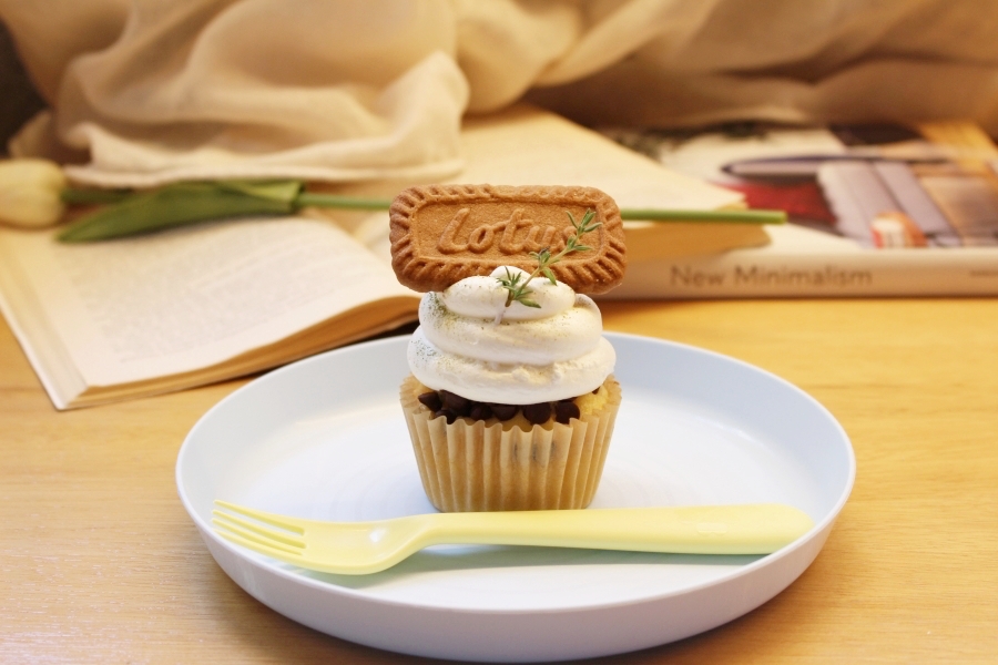 「lotus cupcake」550円（ドリンクと一緒に注文で50円オフ）