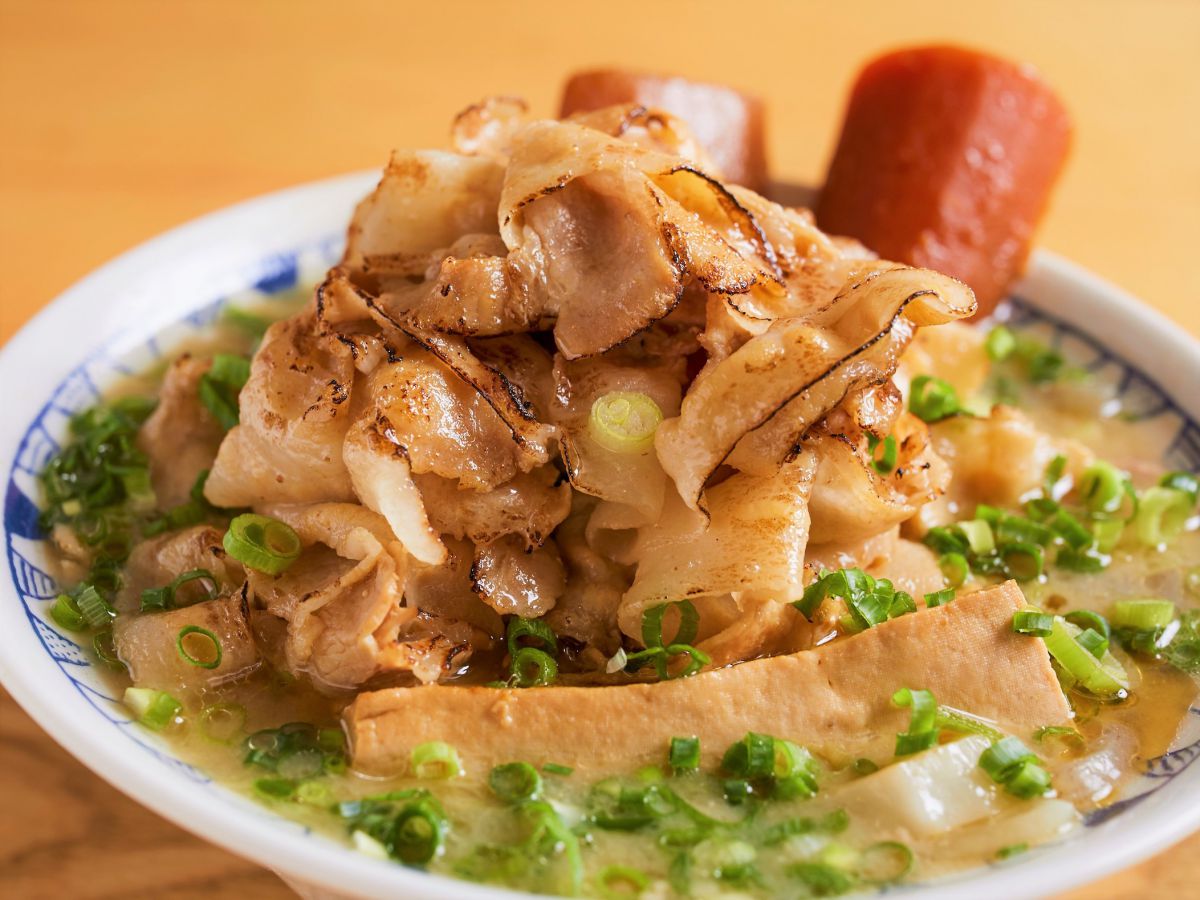 山盛りごちとん豚汁（単品） 890円　※プラス150～290円で定食セットにできます