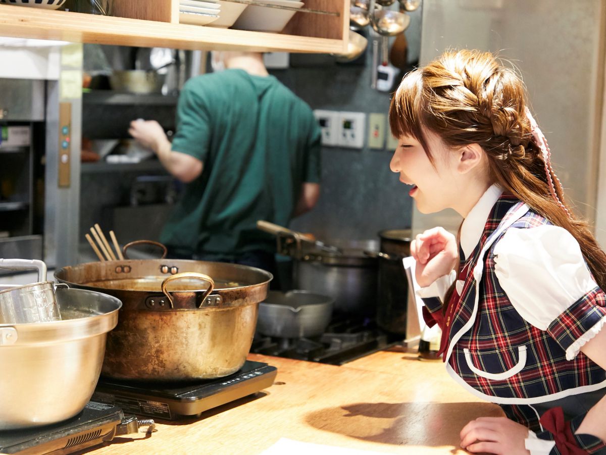 「山盛りごちとん豚汁」がサーブされる前にちょこっと見学！