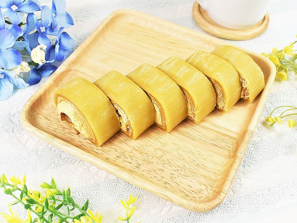 とにかくもちもち!!ローソンのもち食感ロールから新作「黒蜜きなこ味」が登場