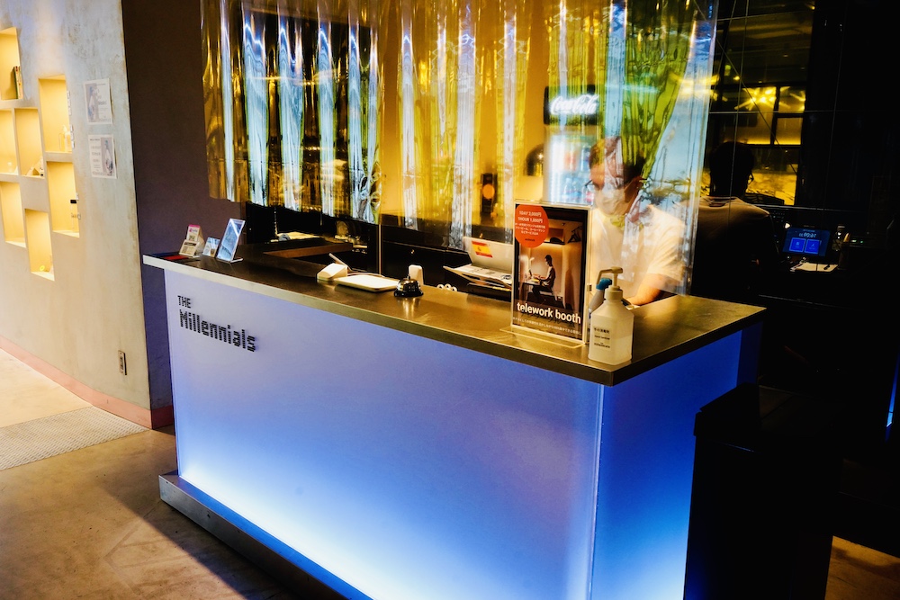 近未来的なデザインの「エントランス」