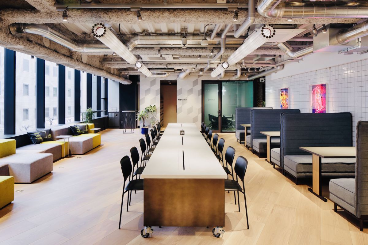 「4階コワーキングスペース」