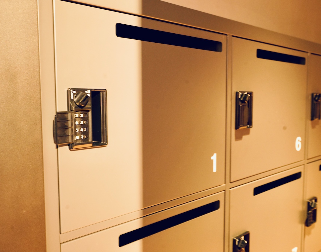 「ロッカー」。コピー機もあります