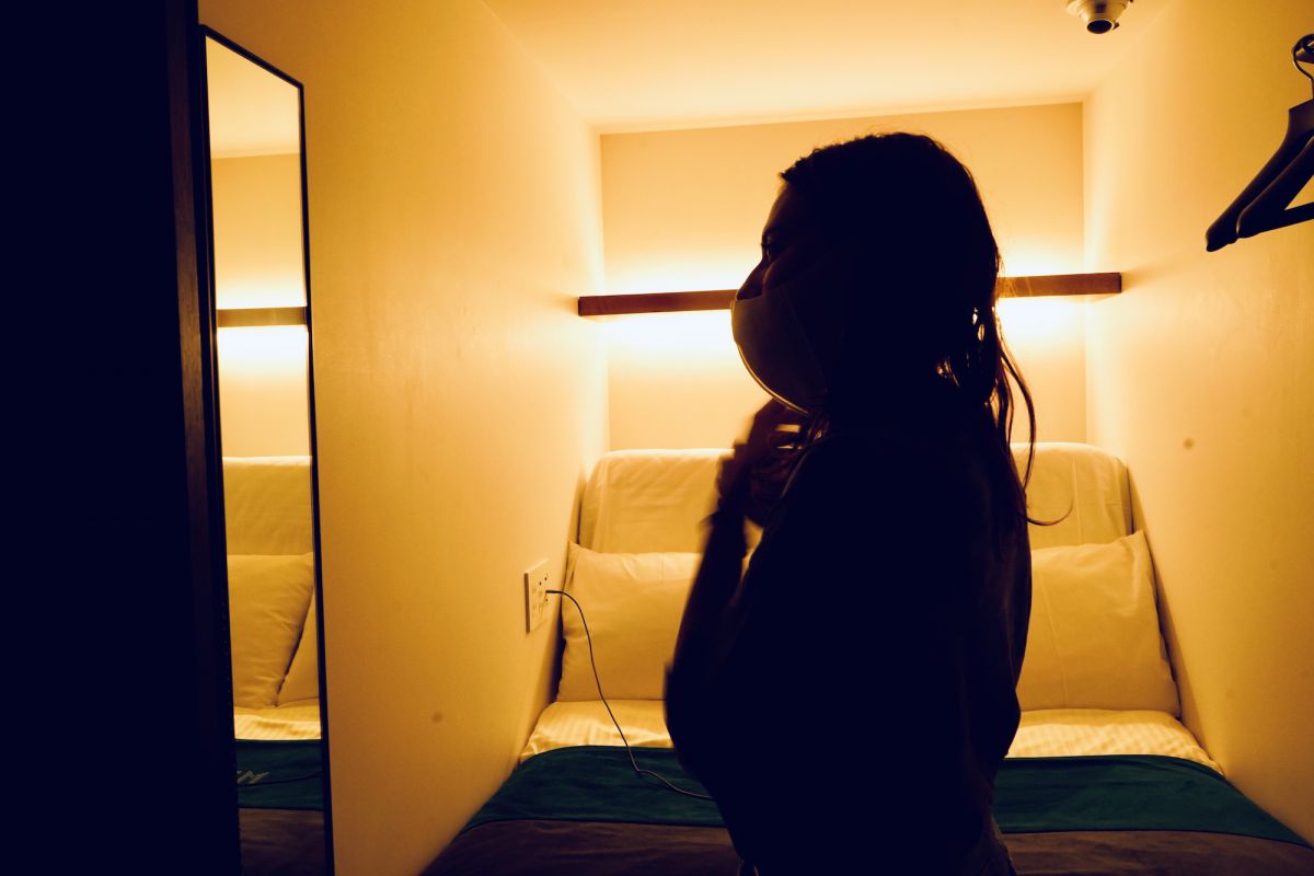 「スマートポッド」の中には宿泊者にはありがたいお着替えスペースも