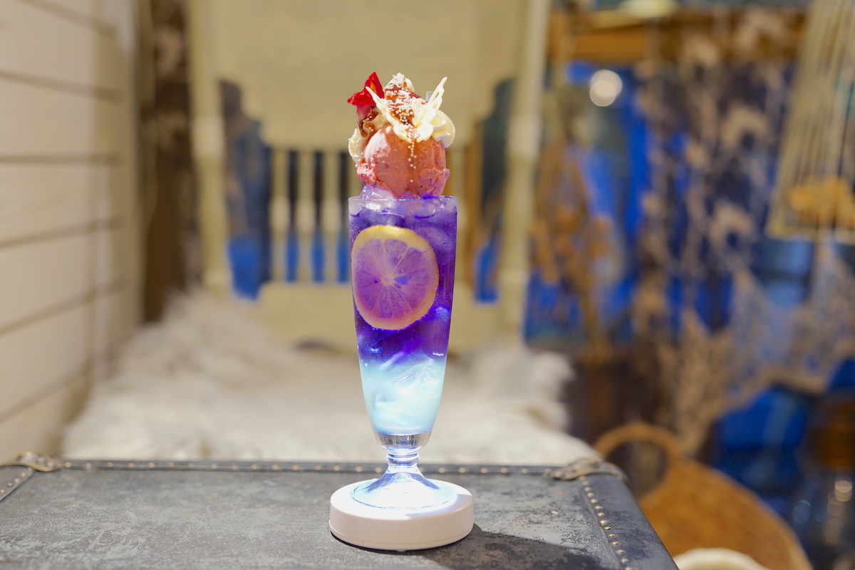 柚子檸檬とベリー 蝶のソーダフロート 1320円