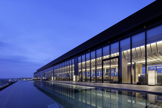 都心から電車で約30分！立川・SORANO HOTELの天空の温泉水インフィニティプールへ