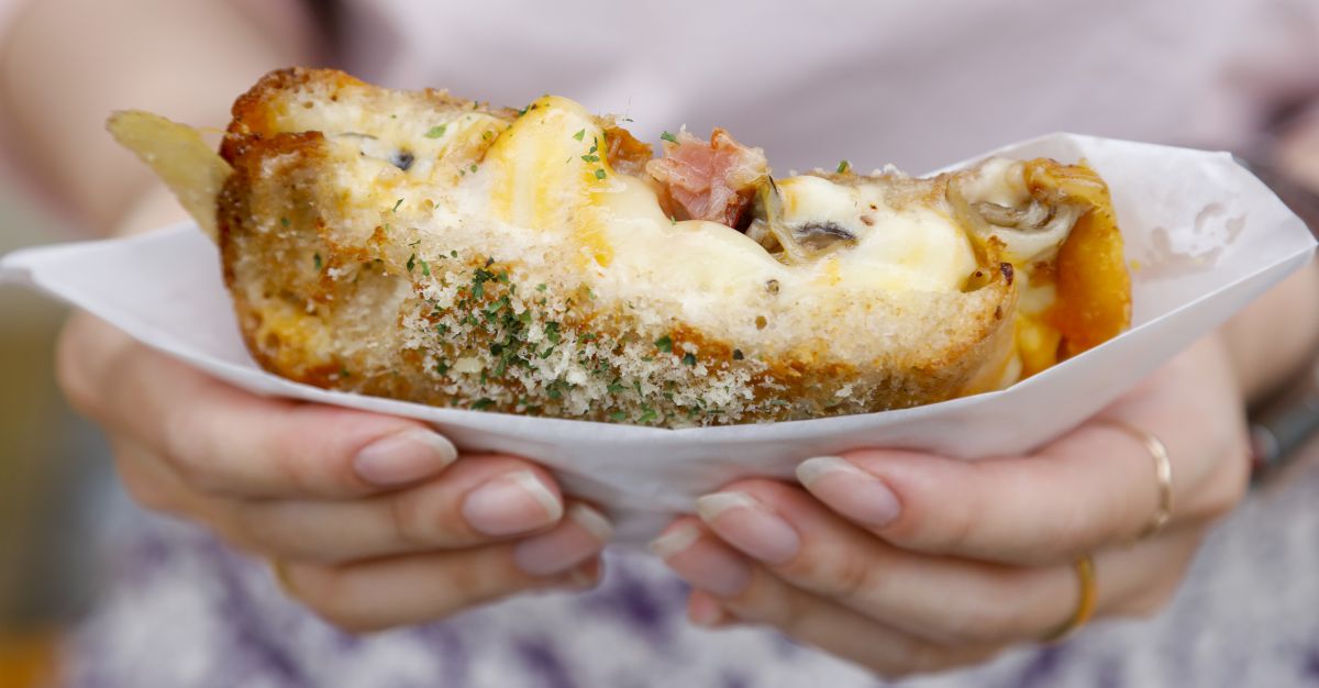 あふれるチーズが止まらない！大阪・堀江で味わうグリルドチーズサンド