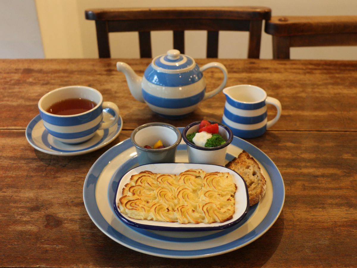 コテージパイ1300円（紅茶またはコーヒー付き）