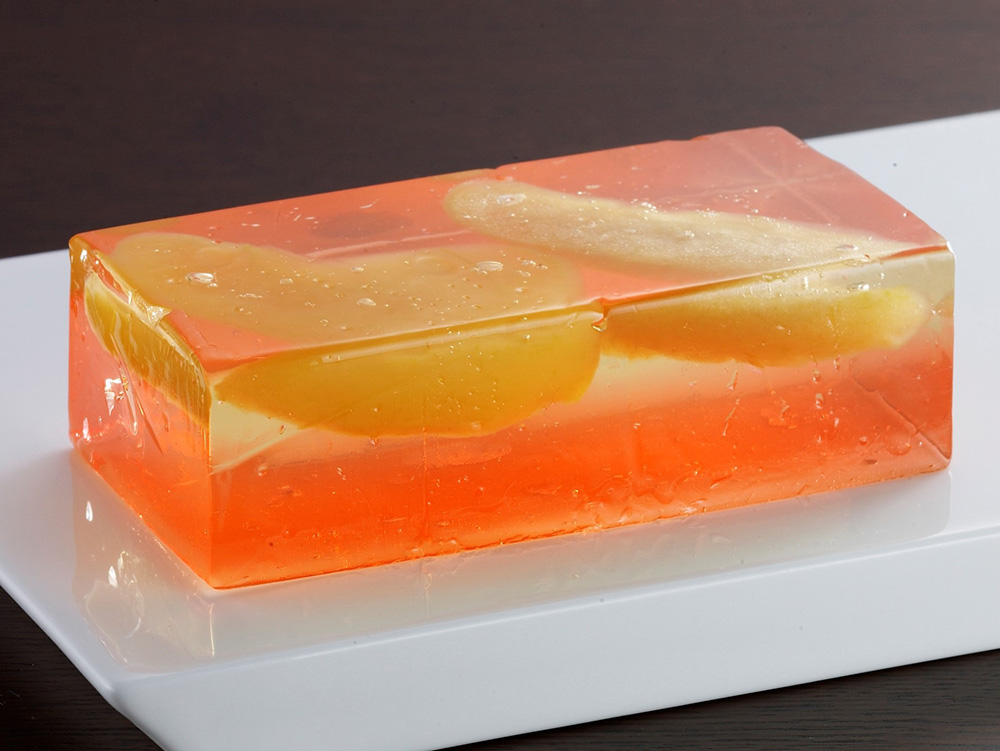 京菓子司 俵屋吉富[室町通上立売上ル】／林檎羹（1棹）1080円[各日限定20棹]