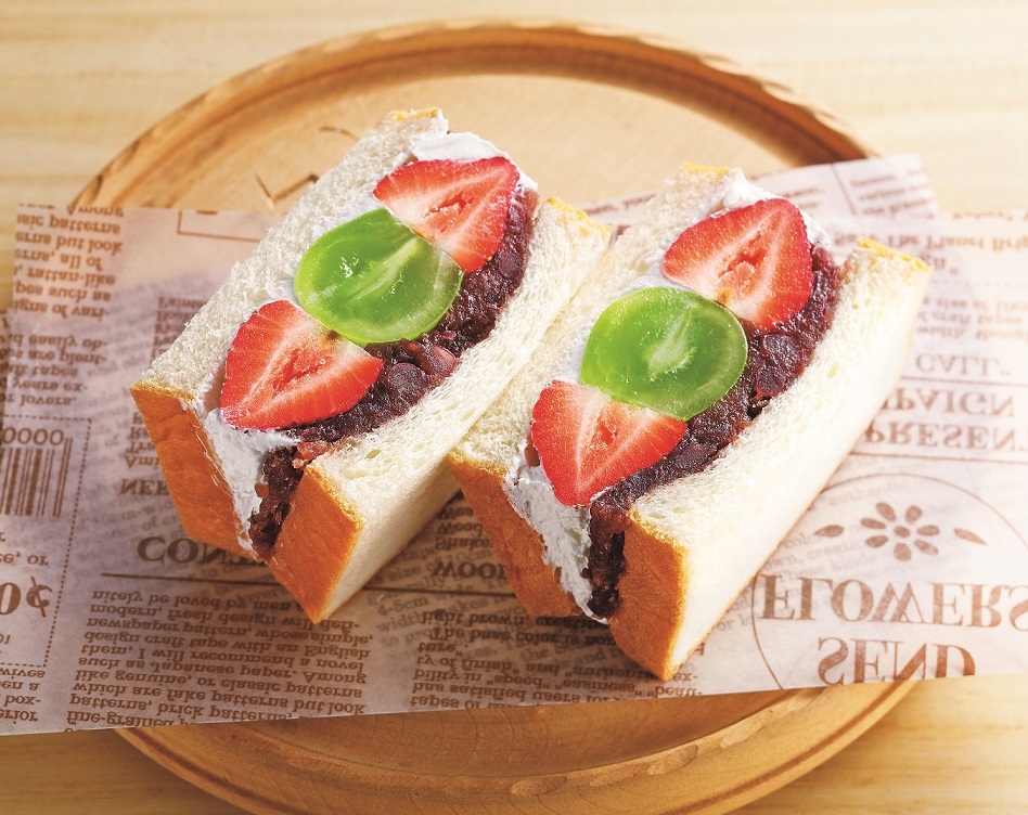 フルーツパーラークリケット【平野八丁柳町】／フルーツとあんこのサンド（1折、2切入）852円