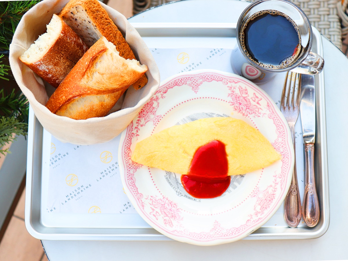 「自然卵のオムレツドリンクセット」560円（税別）