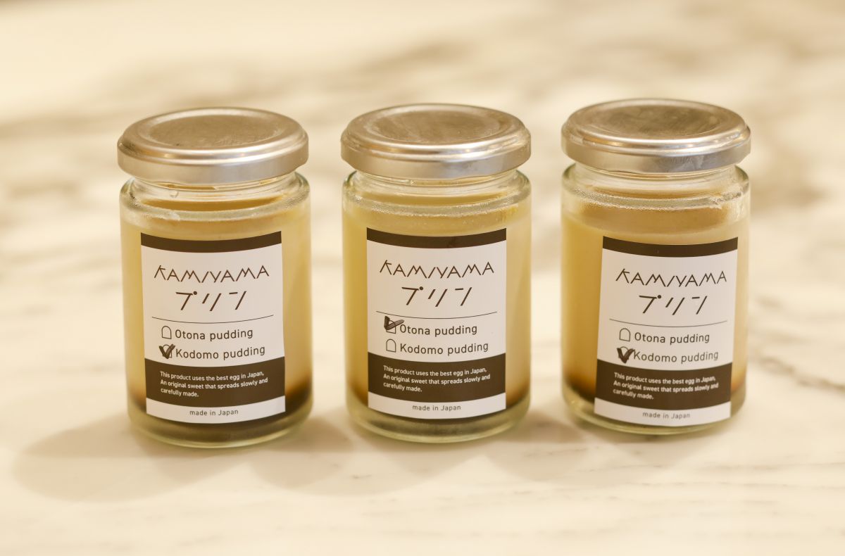 こどもプリン 500円、大人プリン 550円