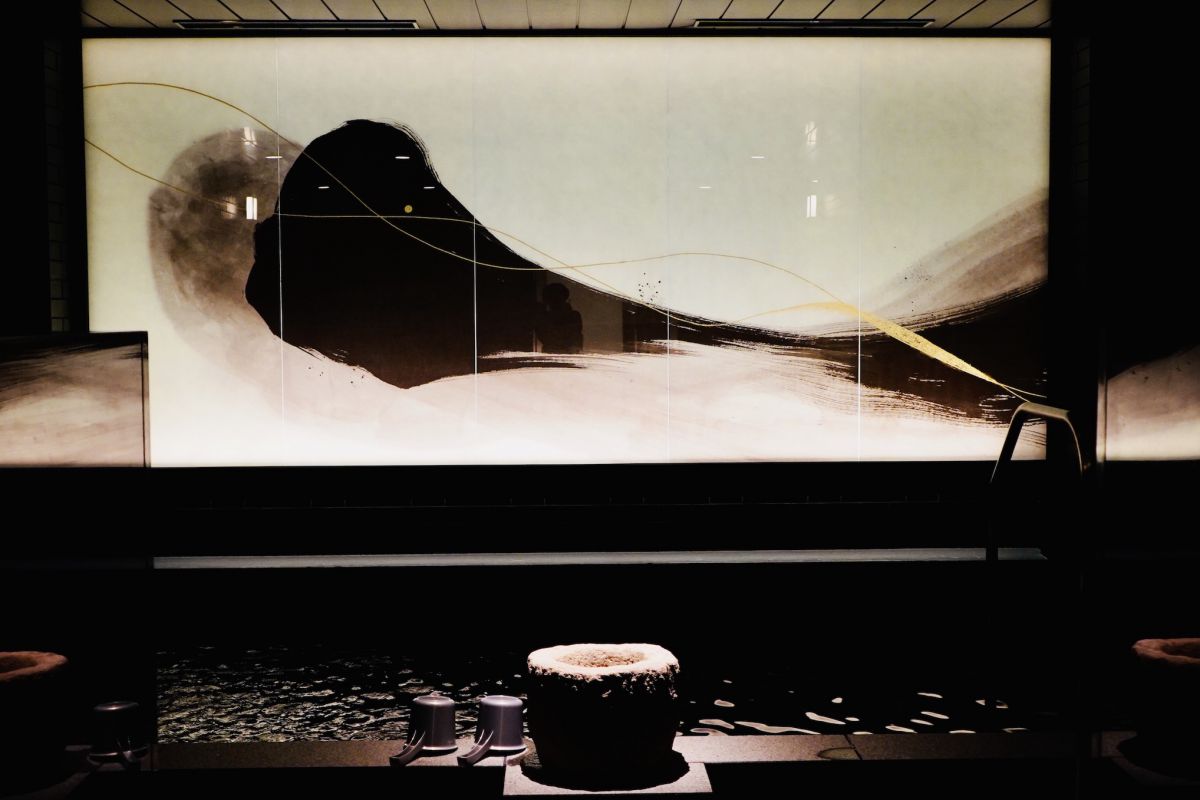 「輪廻」をコンセプトにつくられた女性大浴場。入浴時間は15〜25時、6〜10時