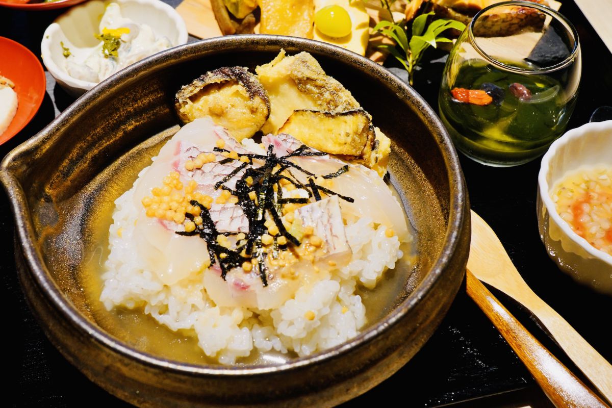 「天ぷらと鯛茶づけ」