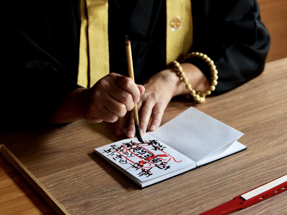 ホテルのオープンとともにスタートした御朱印に、ご住職も「しっかり練習しました！」と胸を張ります