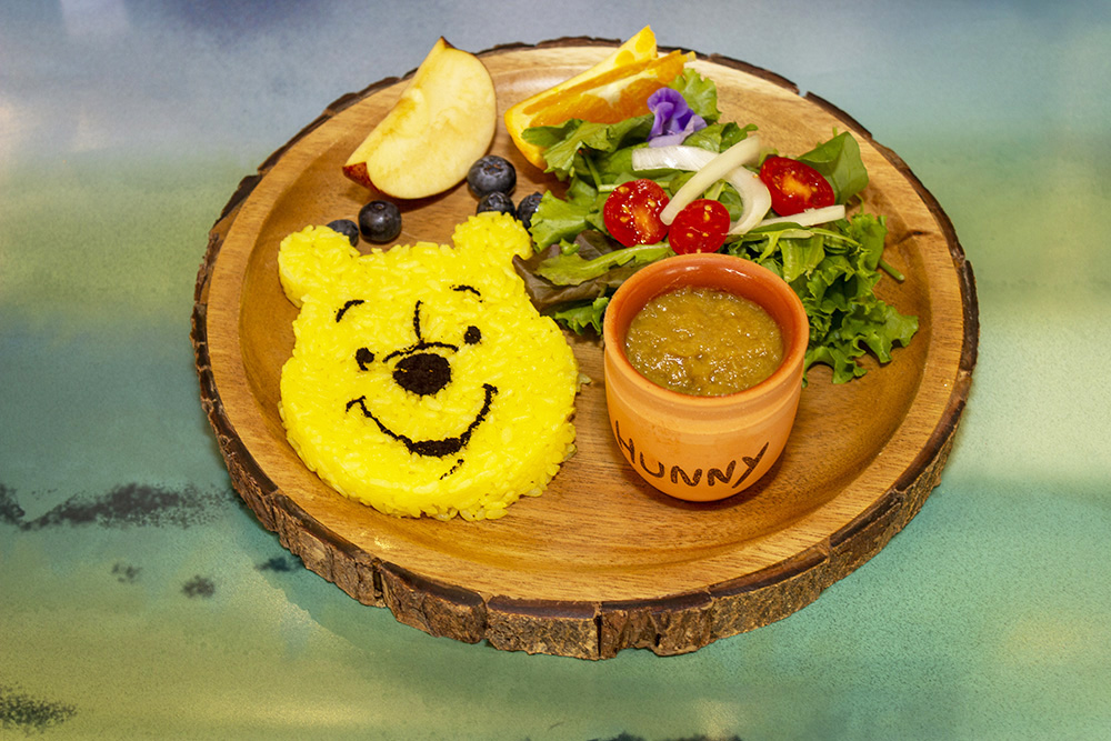 「プーさん」はちみつリンゴカレー　1590円（税抜）