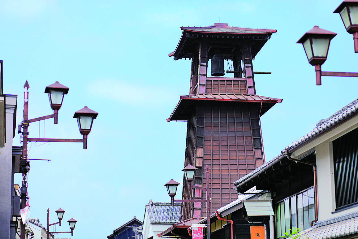鐘が鳴るのは6時、12時、15時、18時の１日４回