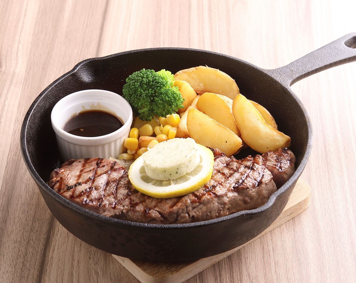 半ポンドサーロインステーキ1500円