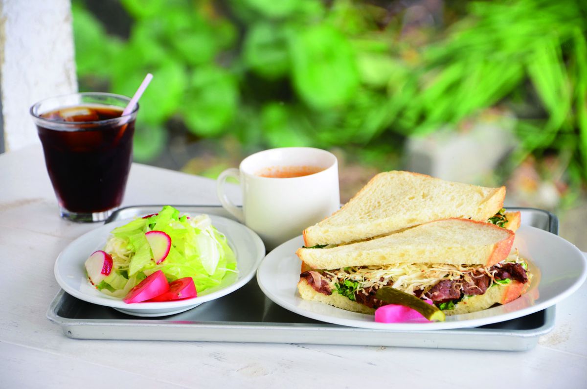 ローストビーフのサンドイッチ（930円）