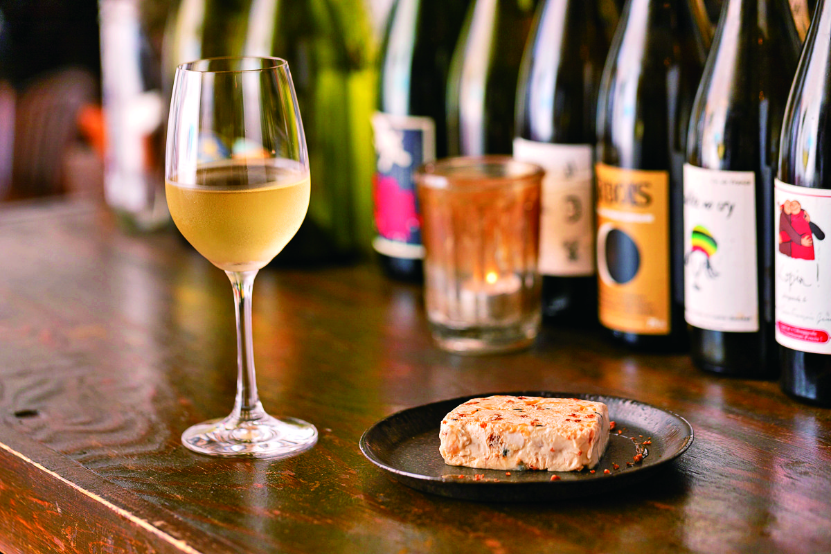 ワインとデザートセット1800円~（不定期でメニューがかわります）