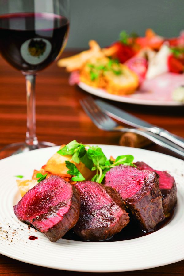 高山村産鹿肉もも肉のロースト2500円