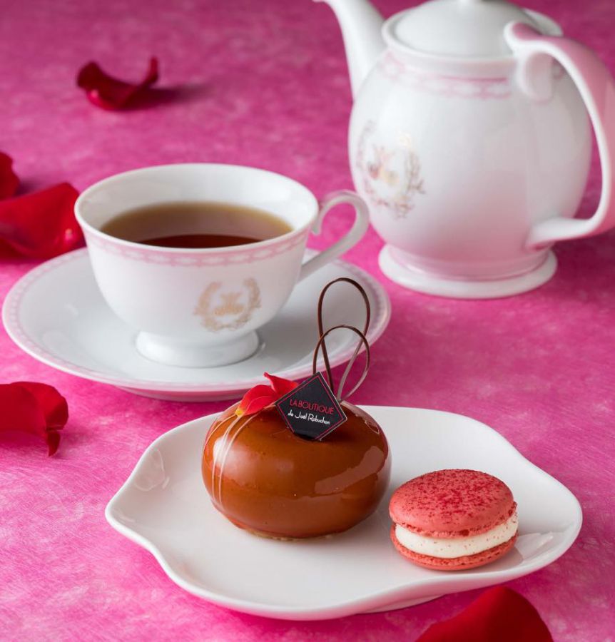 「バラの香り広がるデザートとニナス紅茶のセット」1300円　※テイクアウトおよびイートイン